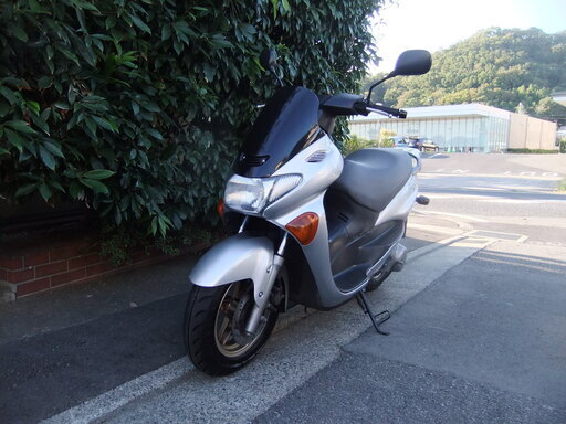 スズキ　アヴェニス150 　実働中古車　オイル交換後渡し　タイヤ前後バリ山　バッテリーフル充電済み　書類有