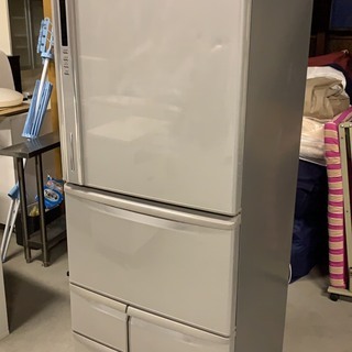 東芝　5ドア冷蔵庫　428L　2010年