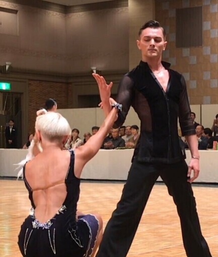 社交ダンス はじめてみませんか 子供 大人 Valera 福岡の社交ダンスの生徒募集 教室 スクールの広告掲示板 ジモティー 社交ダンス はじめてみませんか 子供 大人 Valera 福岡の社交ダンスの生徒募集 教室 スクールの広告掲示板 ジモティー