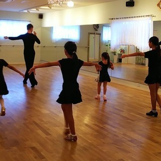 社交ダンス はじめてみませんか 子供 大人 Valera 福岡の社交ダンスの生徒募集 教室 スクールの広告掲示板 ジモティー 社交ダンス はじめてみませんか 子供 大人 Valera 福岡の社交ダンスの生徒募集 教室 スクールの広告掲示板 ジモティー