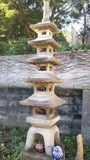 庭石、灯籠など日本庭園などにぴったり