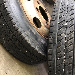 車のパーツ ブリザック 185/85R16 111/109L ダイナ