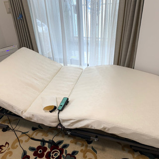 美品 値下げしました。アイリスオーヤマ ベッド 折りたたみベッド 電動
