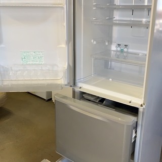 SHARP　3ドア冷蔵庫　訳アリ　350L　2011年 SHARP 3ドア冷蔵庫 訳アリ 350L 2011年 【公式通販】