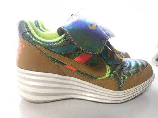 ハワイ購入 Nike ナイキインヒールスニーカー大幅値下げ ロコ 足柄上のその他の中古あげます 譲ります ジモティーで不用品の処分
