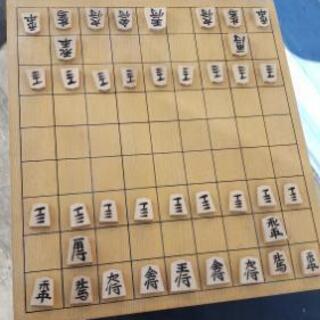 足つき将棋盤☆おまけで駒付き☆お安くご提供♪