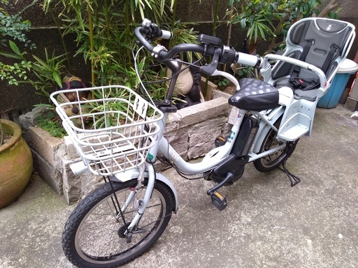 【ご相談終了】【89600円】本州送料込み　室内保管　 バッテリー大容量8.9ah　ブリジストン　bikke　子供乗せ電動アシスト自転車　新品前後タイヤ交換済み　bikke純正新品サドルカバー付き　リアチャイルドシート付き　BKOL82　防犯登録済