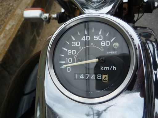 動画あり！ホンダ マグナ50 AC13　ショートカットマフラー　パワーフィルター　リアBOX付き エンジン始動確認済み　オイル、バッテリー新品交換済 現状車両の出品です！ 動画あり！ホンダ マグナ50 AC13 ショートカットマフラー パワー