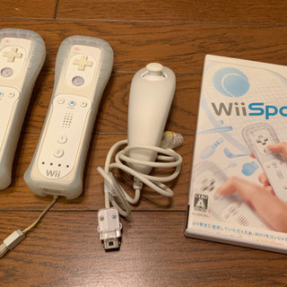 Wiiリモコン2台＋ヌンチャク＋Wii Sports （中古）