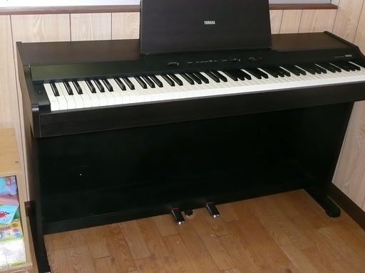値下げ　ヤマハ　電子ピアノ　YDP-88　椅子付き　古いものですが使用時間短いです。