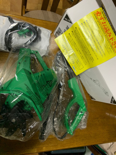 新品、未使用、家庭用耕運機です。