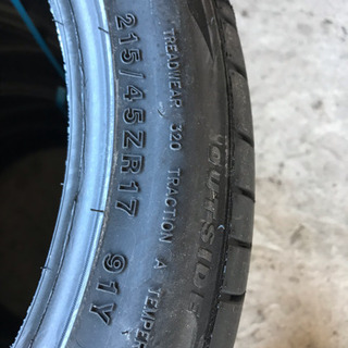 215/45/17 新品タイヤ入荷しました★交換込み★