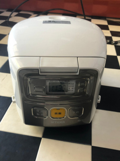 【リサイクルサービス八光　田上店　安心の3か月保証　配達・設置OK】タイガー 炊飯器 3合 一人暮らし用 マイコン ホワイト 炊きたて ミニ JAI-R551-W