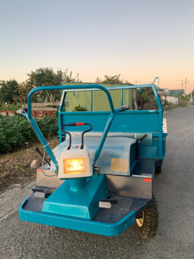 ヤマグチ 四輪運搬車 M4-60 動作品　未使用品ぐらい！　最大積載量600kg 直接引き取りOK 全国発送可能　　管理番号101314 ヤマグチ 四輪運搬車 M4-60 動作品 未使用品ぐらい！ 最大積載量