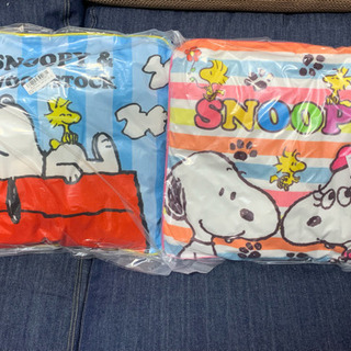 新品☆SNOOPY スヌーピー   スクエアクッションセット‼️