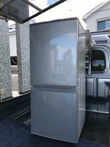取引中2014年製シャープ冷凍冷蔵庫シルバー。千葉県内配送無料。設置無料。