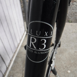 GIANTのクロスバイクESCAPE R3　中古自転車 255