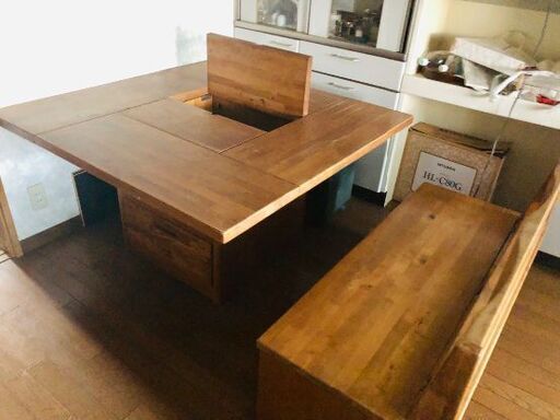 美品✨カントリー調　大型収納付き　正方形の木目ダイニングテーブル　\u0026　収納ベンチ