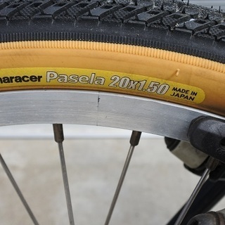 Bianchi(ビアンキ)のお洒落なミニベロ♪Merlo タイヤ、サドル