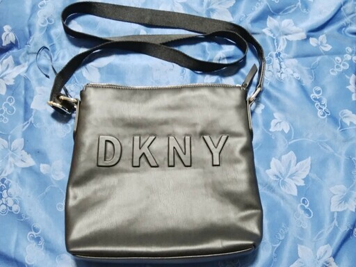 DKNY ダナキャラン New York ショルダーバッグ
