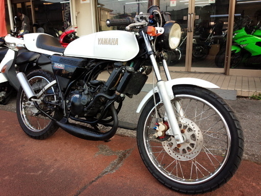 NO.2895　ＲＺ５０　水冷２サイクル　クラッチ付き６速ミッション　チャンバー　セパハン　ホワイト　☆彡