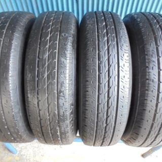 ブリヂストン Ecopia R680 195/80R15 107/105L LT　4本 9分溝2本と8～9分溝2本　程度良好！ ブリヂストン Ecopia R680 195/80R15 107/105L LT 4本 9分溝2本と
