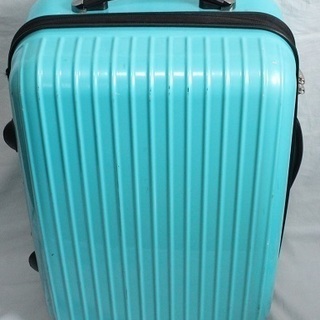 スーツケース　中型　エメラルドグリーン
