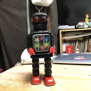 ヨシヤ 1960年代 のHIGH-WHEEL ROBOT です。飾ってその存在感には圧倒されます。 ヨシヤ 1960年代 のHIGH-WHEEL ROBOT です。飾ってその存在感には圧倒