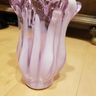 ラベンダーカラーの花瓶