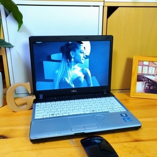 corei5メモリ12Gで超高性能！ コンパクト軽量で持ち運びも便利 