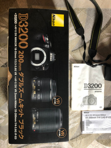 カメラ　Nikon 3200 200mm ダブルズームキット