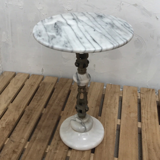 大理石 サイドテーブル 花台 日曜リサイクル 円町のテーブル コーナー サイドテーブル の中古あげます 譲ります ジモティーで不用品の処分