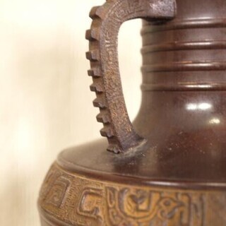 レトロ★古代銅器型ブロンズ製花瓶★鋳銅製陽刻文耳付瓶2.4kg 24cm★銅製花器 花生 花道 華道 茶道具 花活け レトロ☆古代銅器型ブロンズ製花瓶☆鋳銅製陽刻文耳付瓶2.4kg 24cm