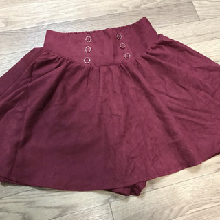 ワイン色の秋冬用スカート