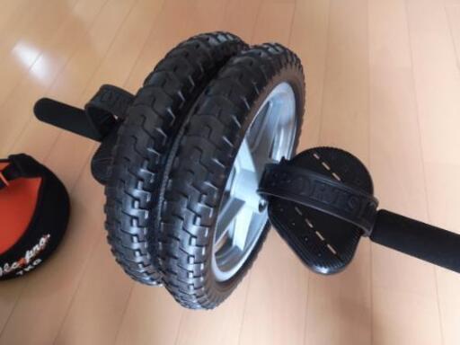 筋トレグッズセット 腹筋ローラー 足用ペダル付き ダンベル7kg ２ アンクルリストウェイト4kg ２ 個別お取引も対応します K Hiro 西川越のフィットネス トレーニングの中古あげます 譲ります ジモティーで不用品の処分