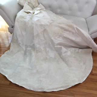 🎀 ウエディングドレス 🎀  残２枚 トレーン 白 ドレス レース リボン