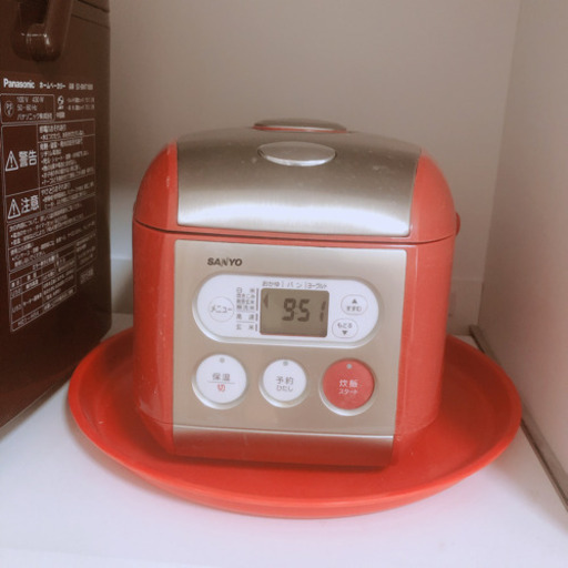 炊飯器 サンヨー 赤