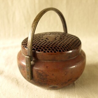 手炉■手焙り 松 門紋 透かし 古い茶道古民具古銅器 手火鉢 手あぶり 火器 手炉□手焙り 松 門紋 透かし 古い茶道古民具古銅器 手
