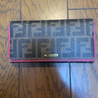 FENDI  フェンディー 長財布