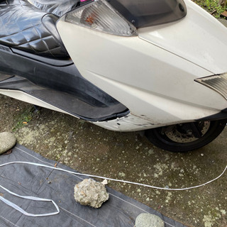 マグザム17j 白 早期多少値下げ致します！