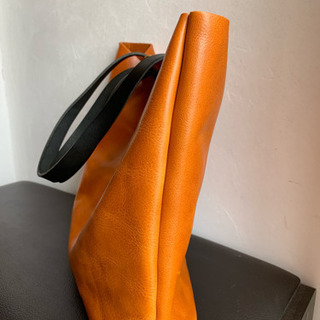 トートバッグ本革仕様❗️ 天然タンニン鞣しのプルアップレザー男女兼用 トートバッグ本革仕様❗️ 天然タンニン鞣しのプルアップレザー男女兼用