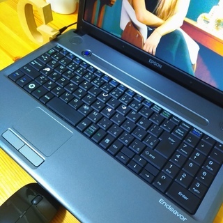 corei5メモリ8Gで超高性能！　ゲーミング♪　大容量320G☆　かっこいいアルティメットシルバー　テンキー付き♪　最新windows10 64Bit EPSON　エプソン　 15.6インチ DVDドライブ　高級感　マウス付き 　速い　簡単　初心者向き corei5メモリ8Gで超高性能！ ゲーミング♪ 大容量320G☆ かっこいい