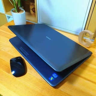 corei5メモリ8Gで超高性能！　ゲーミング♪　大容量320G☆　かっこいいアルティメットシルバー　テンキー付き♪　最新windows10 64Bit EPSON　エプソン　 15.6インチ DVDドライブ　高級感　マウス付き 　速い　簡単　初心者向き corei5メモリ8Gで超高性能！ ゲーミング♪ 大容量320G☆ かっこいい