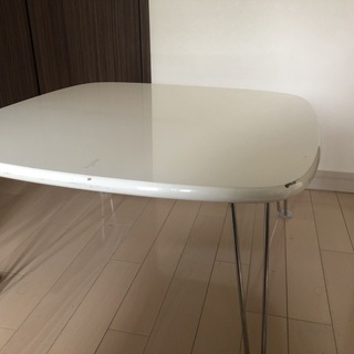 白テーブル2
