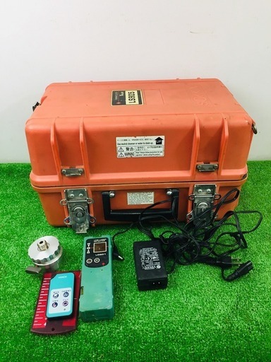 ソキア LS905 墨出し器 【リライズ野田愛宕店】【店頭取引限定】【中古品】1点限り早い者勝ち！ 管理番号：2400010079535 ソキア LS905 墨出し器 【リライズ野田愛宕店】【店頭取引限定】【中古