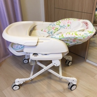【美品】ディズニー ハイアンドローチェア 手動 ミッキー　ドナルド（テーブル付） 新品 ディズニー ハイローベビーラック ベビーラック (ミッキー