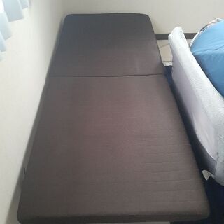 シングル折り畳み式ベッド