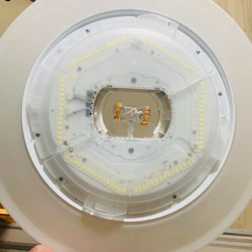 新品に近い8畳用LEDシーリングライト 2017年製