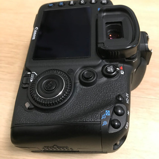 Canon 7D ボディ ☆ 美品 ☆ - 売ります・あげます