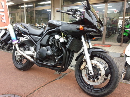 ＦＺ４００　水冷４サイクル１６バルブ４気筒　ステンレスかち上げマフラー　ブラック　☆彡